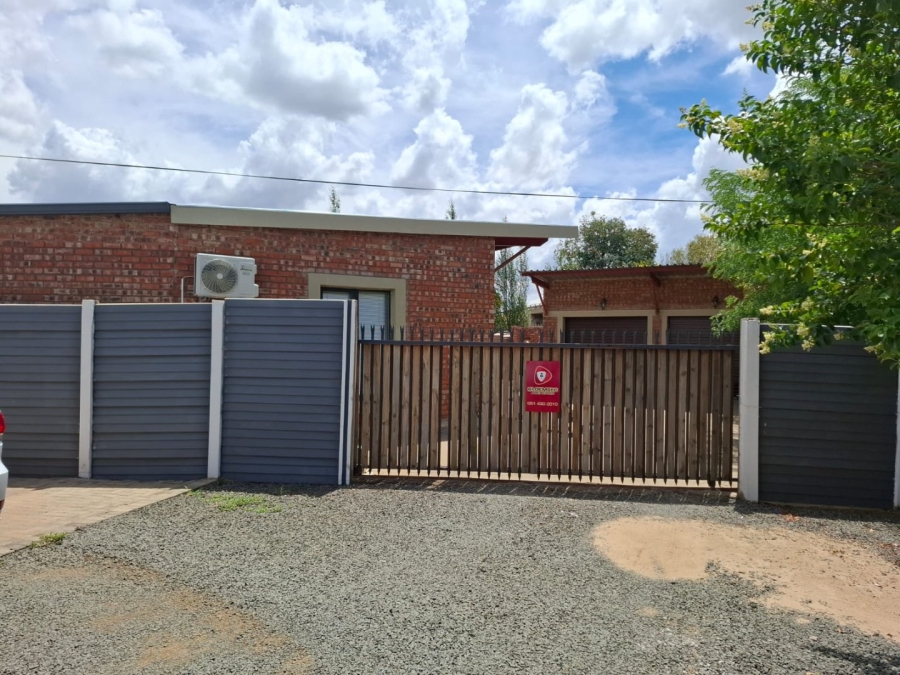 3 Bedroom Property for Sale in Fichardt Park Free State